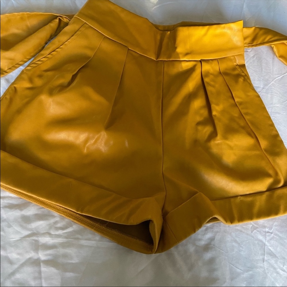 Leather yellow short